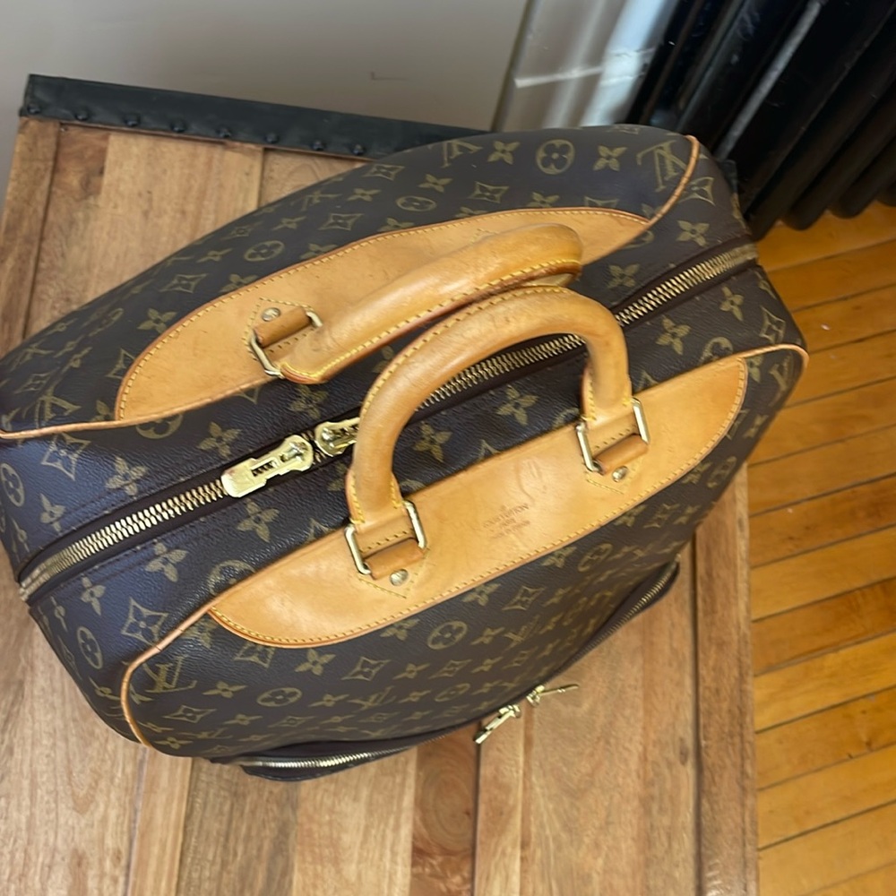 Louis Vuitton Evasion Boston Travel Bag. - Picture 3 of 17